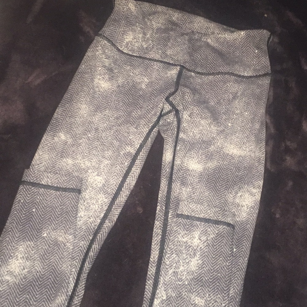 Lululemon wunder unders size 4 full length